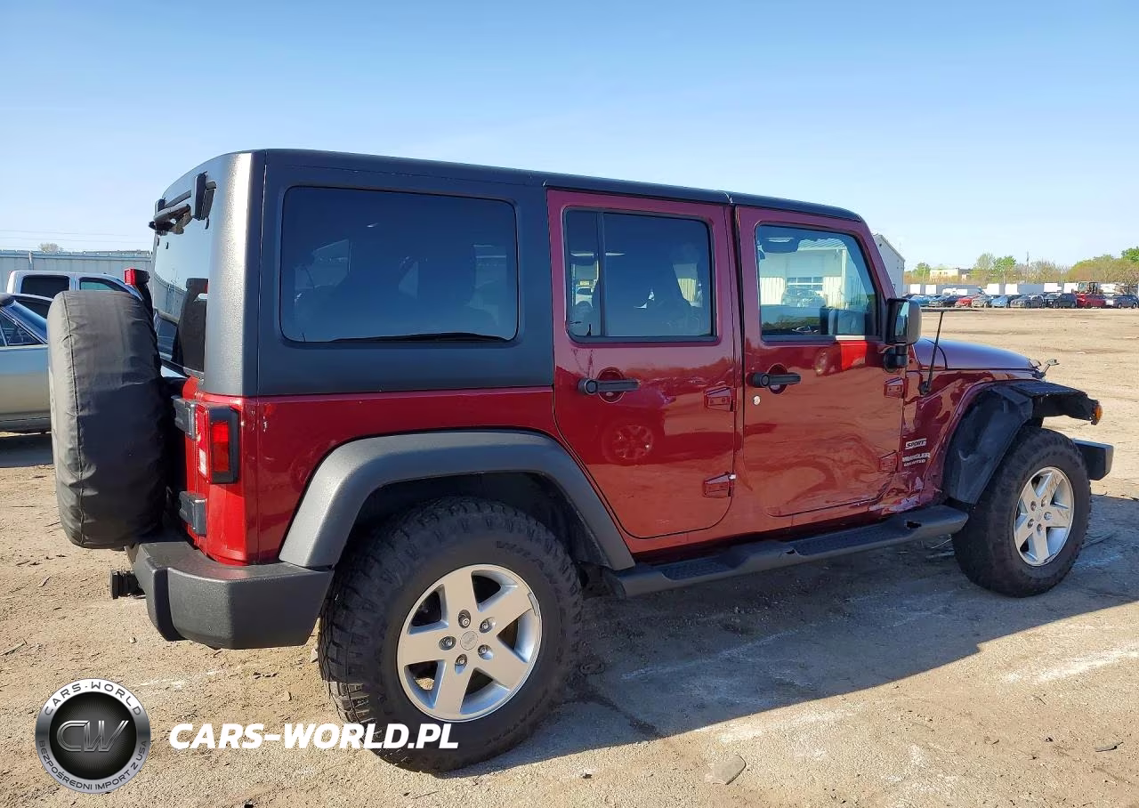 2013 Jeep Wrangler Unlimited Sport VIN:1C4BJWDGXDL601453 - 3
