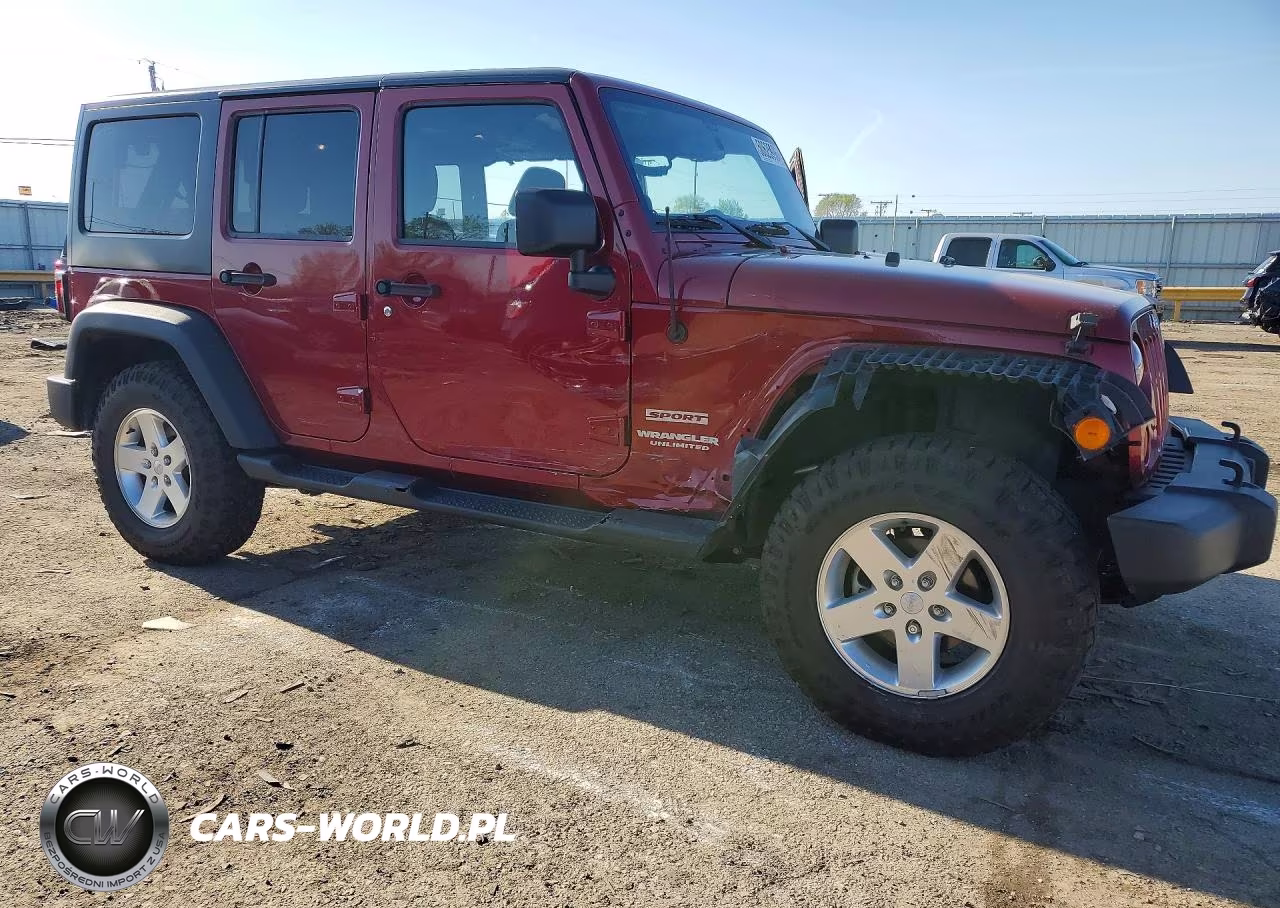 2013 Jeep Wrangler Unlimited Sport VIN:1C4BJWDGXDL601453 - 4