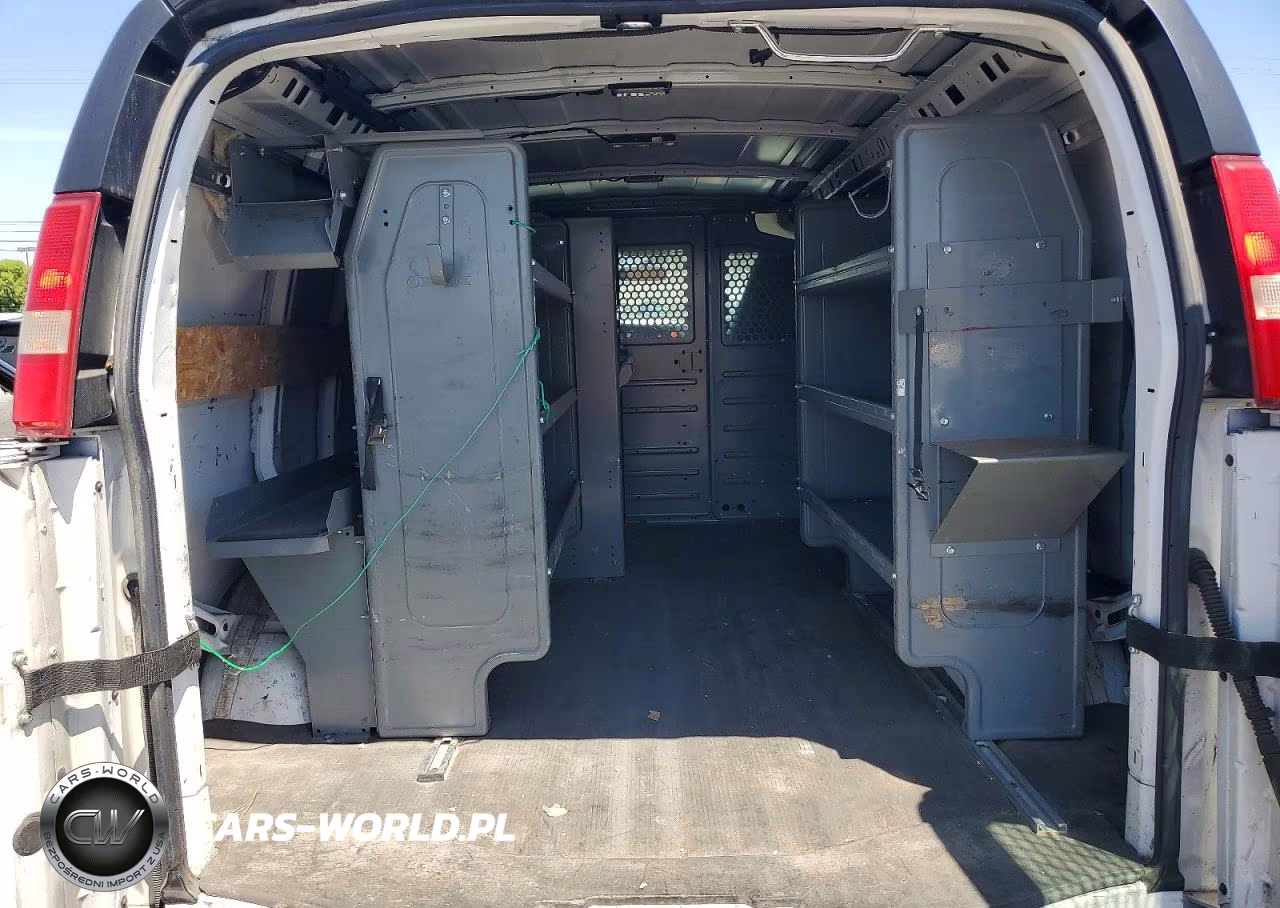 2016 Chevrolet Express G2500 VIN:1GCWGAFF9G1197830 - 10