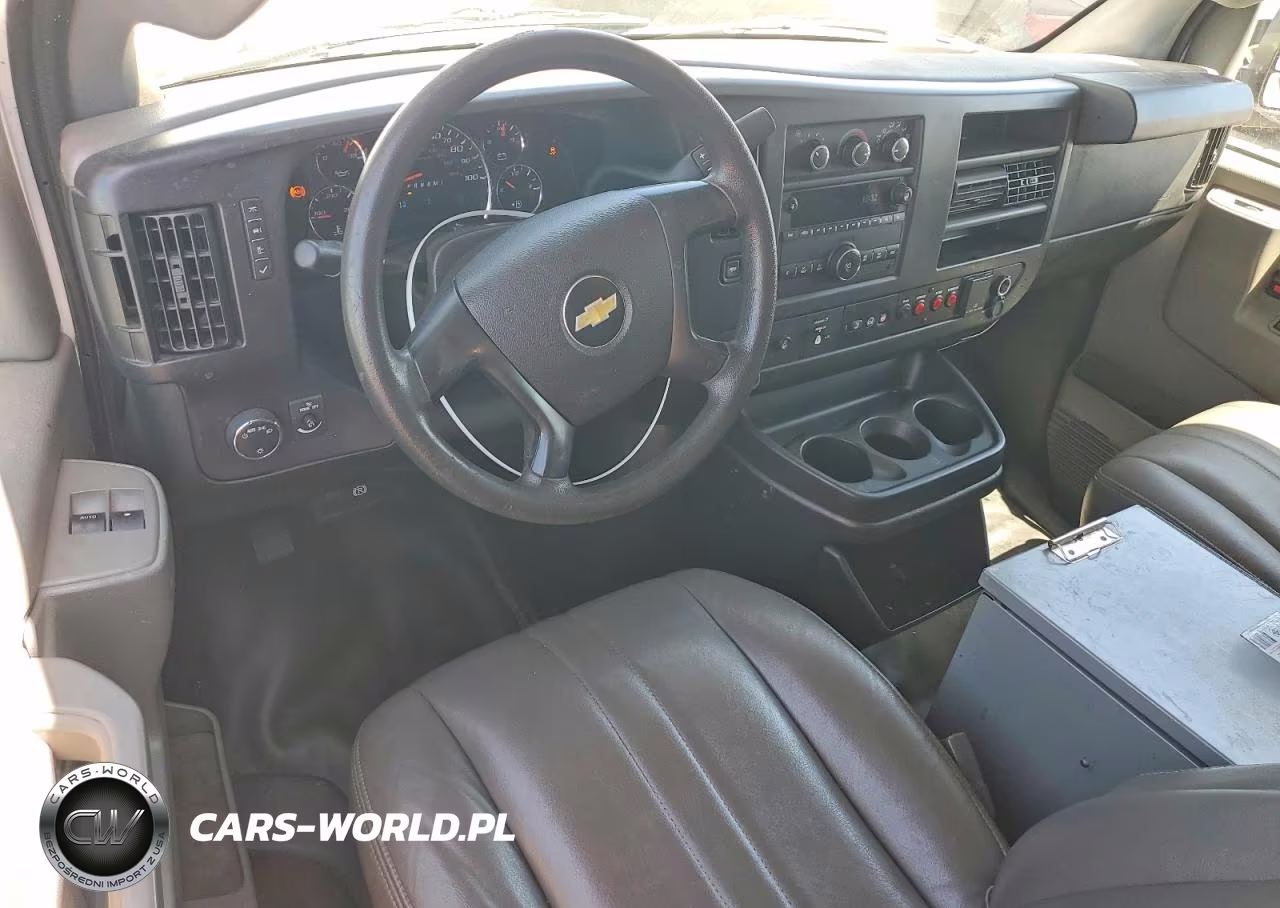 2016 Chevrolet Express G2500 VIN:1GCWGAFF9G1197830 - 8