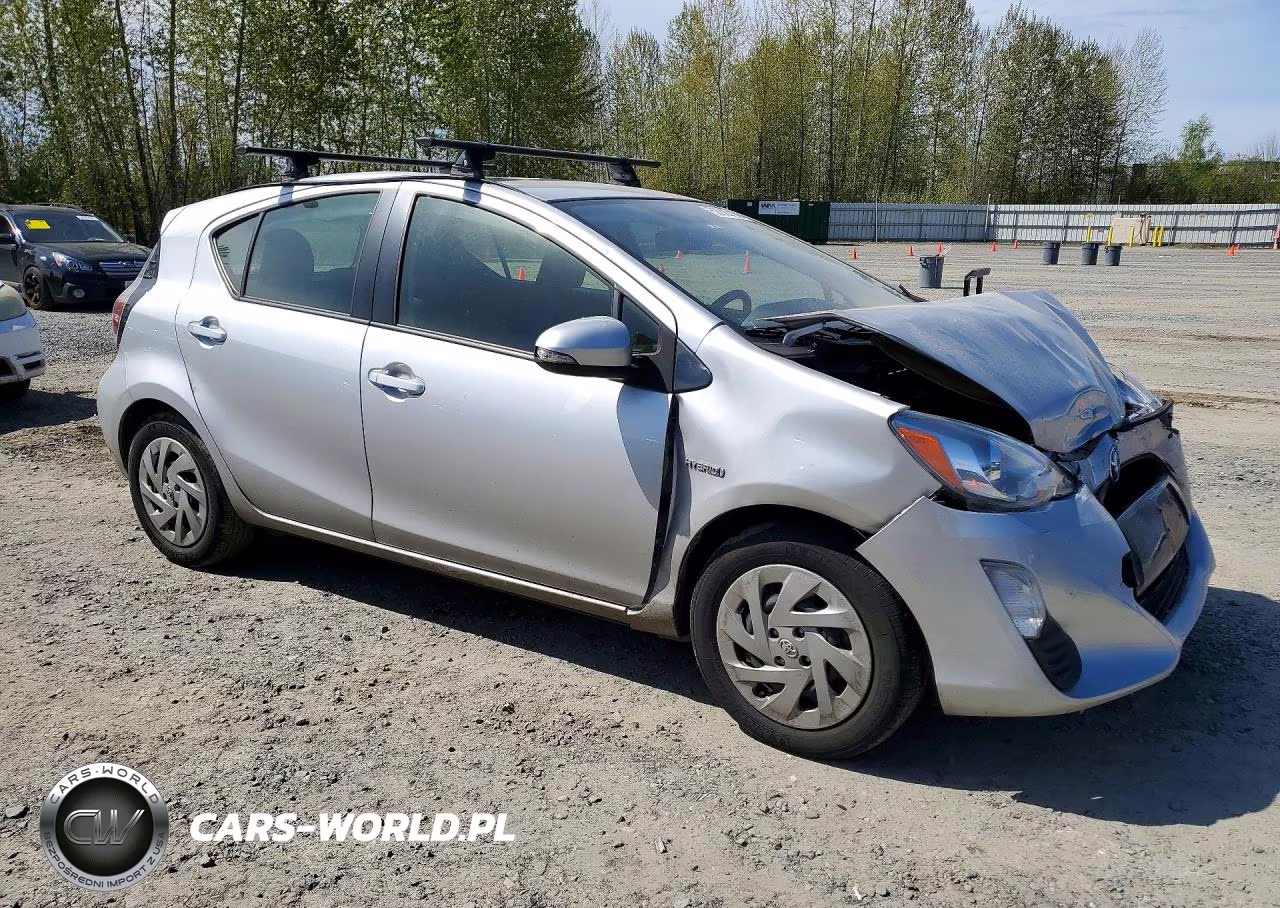 2016 Toyota Prius C Two VIN:JTDKDTB30G1119869 - 4