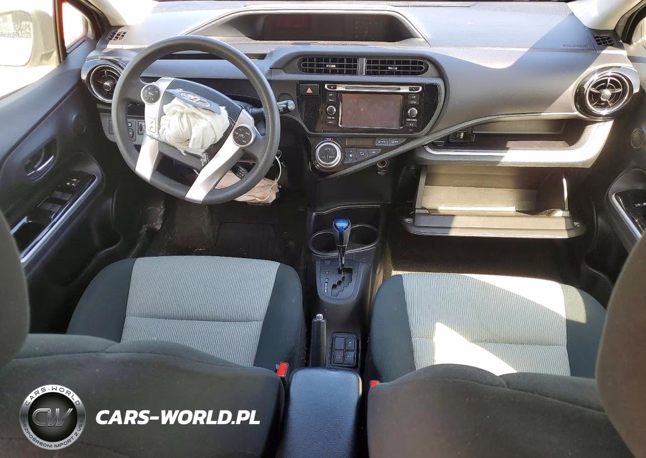 2016 Toyota Prius C Two VIN:JTDKDTB30G1119869 - 8