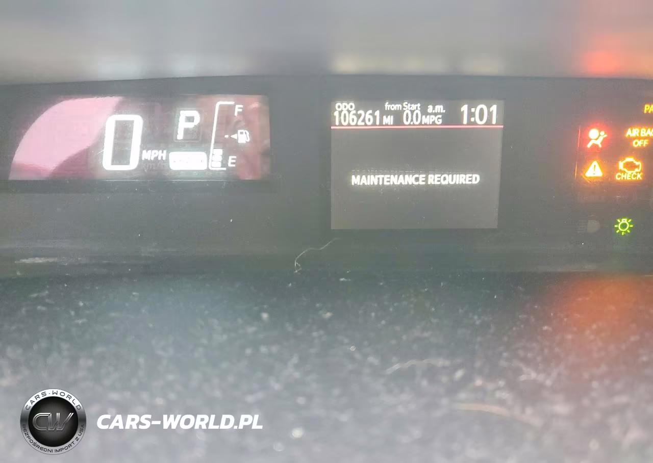 2016 Toyota Prius C Two VIN:JTDKDTB30G1119869 - 9