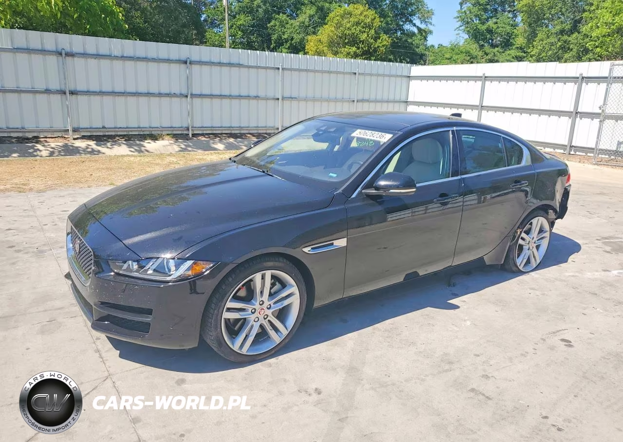2018 Jaguar Xe Prestige – zdjęcie 1 z 12