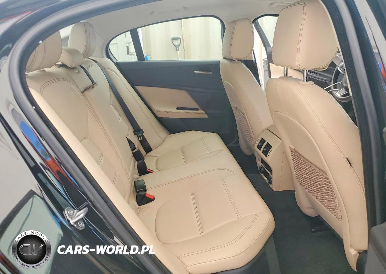 2018 Jaguar Xe Prestige VIN:SAJAE4EV9JCP18603 - 10