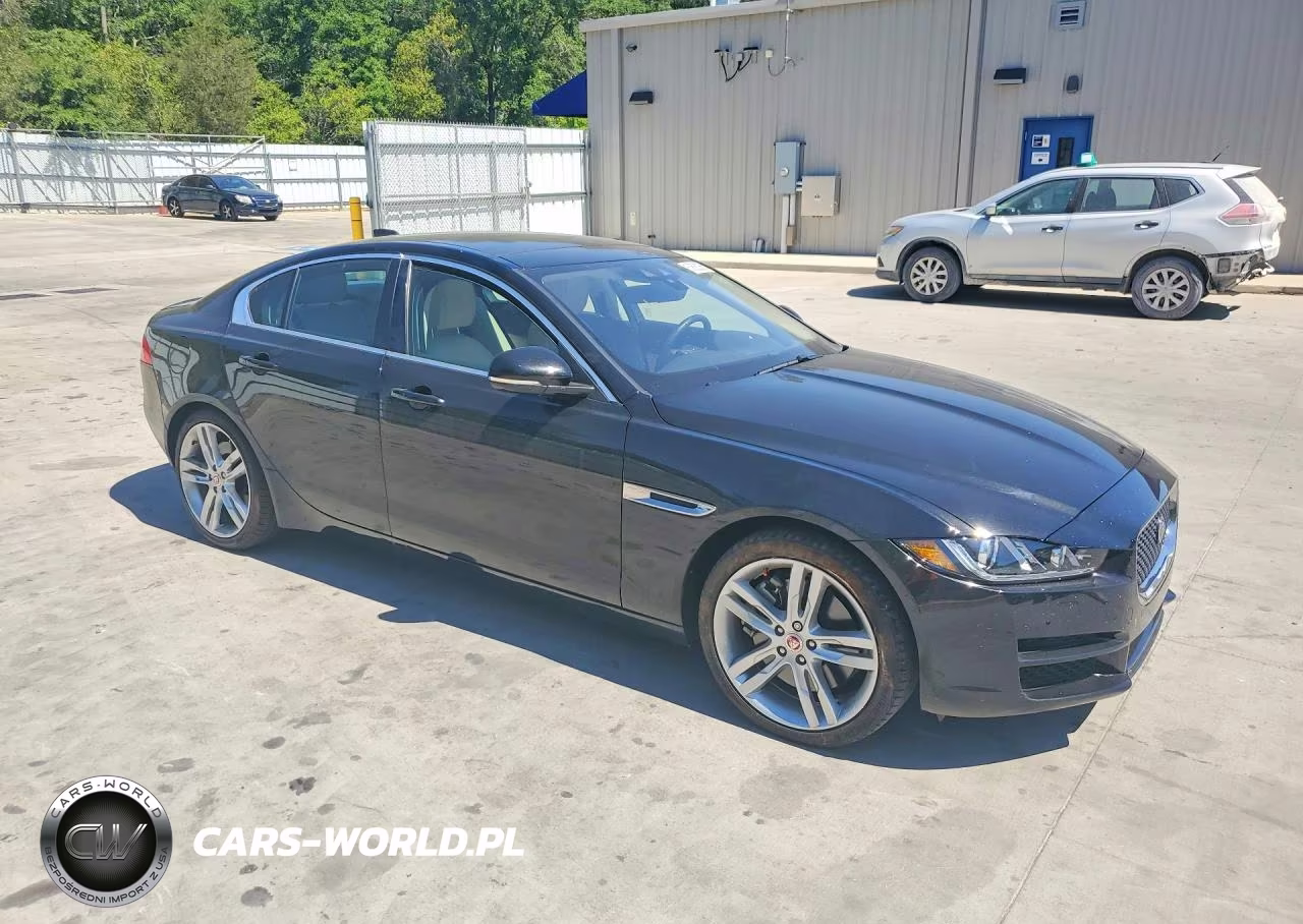 2018 Jaguar Xe Prestige VIN:SAJAE4EV9JCP18603 - 4