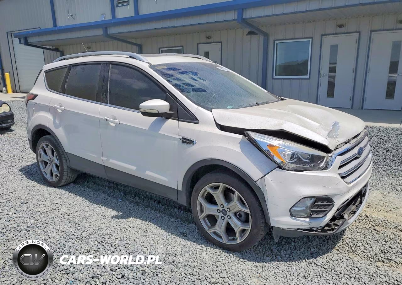 2018 Ford Escape Titanium VIN:1FMCU0J9XJUC67036 - 4