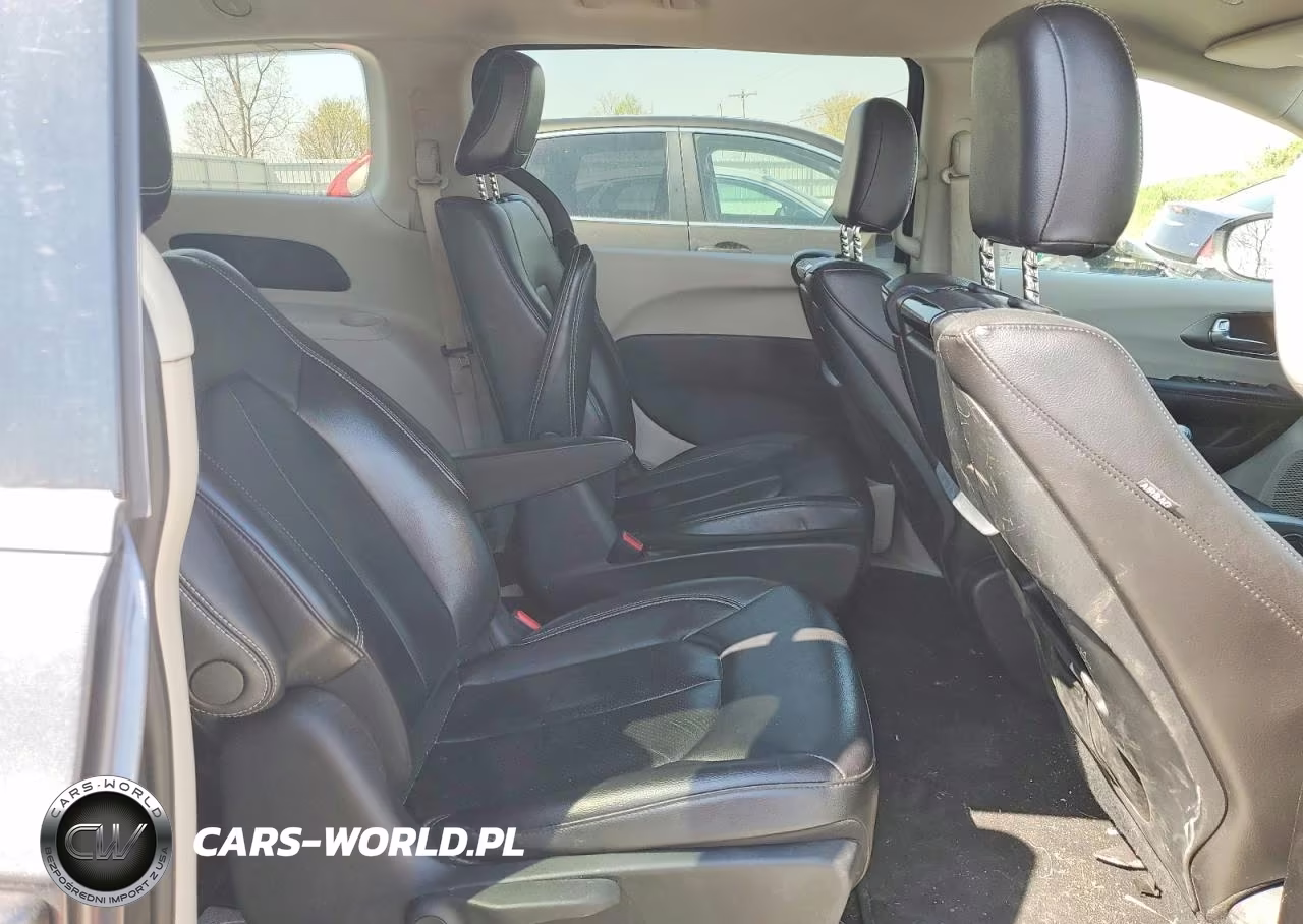 2022 Chrysler Pacifica Hybrid Touring L VIN:2C4RC1L74NR122841 - 11