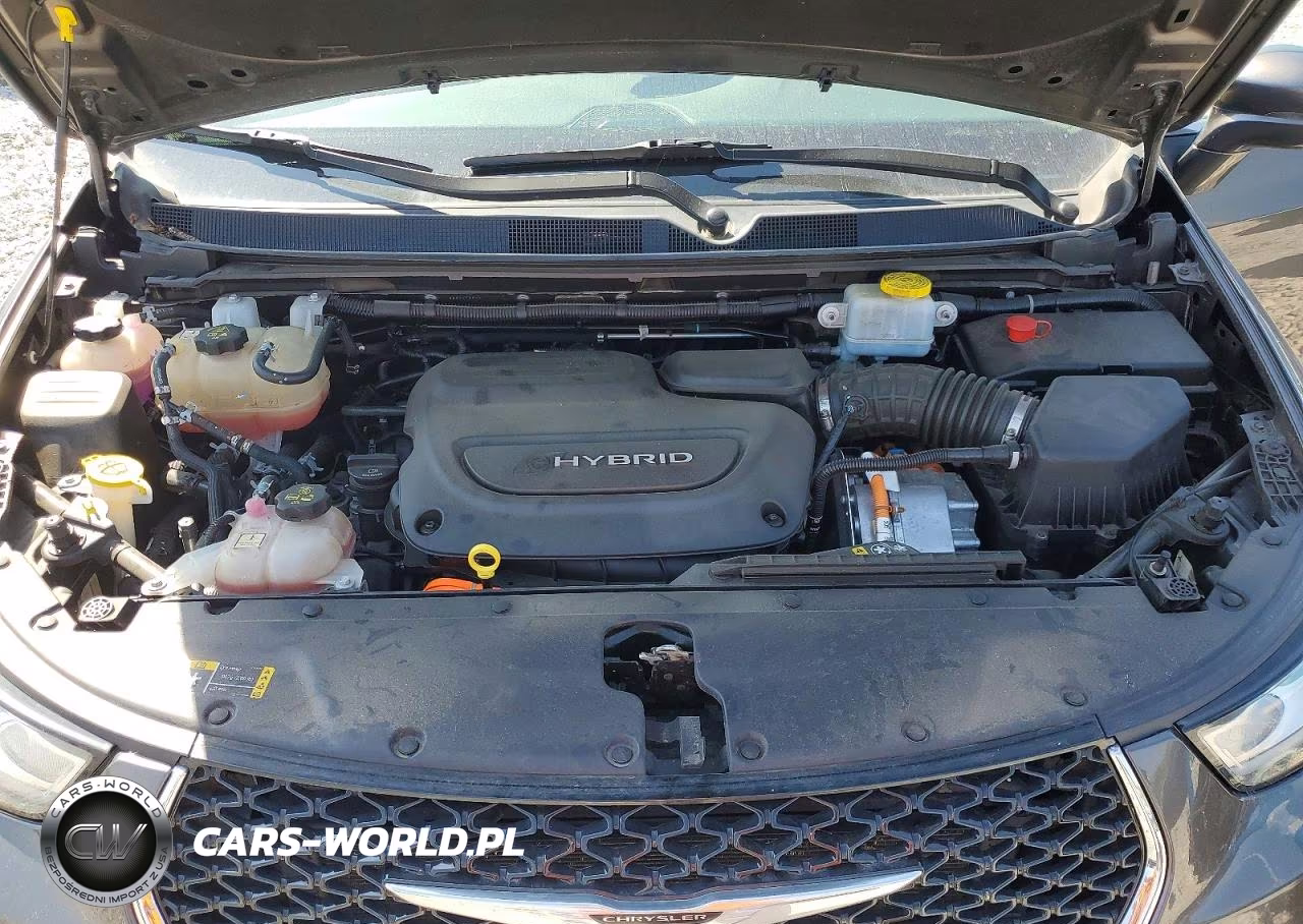 2022 Chrysler Pacifica Hybrid Touring L VIN:2C4RC1L74NR122841 - 12