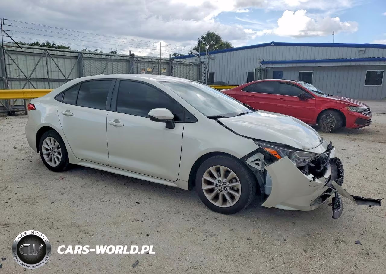 2020 Toyota Corolla Le VIN:JTDVPRAE5LJ096898 - 4