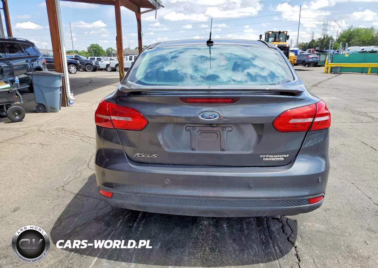 2015 Ford Focus Titanium VIN:1FADP3J26FL364788 - 6