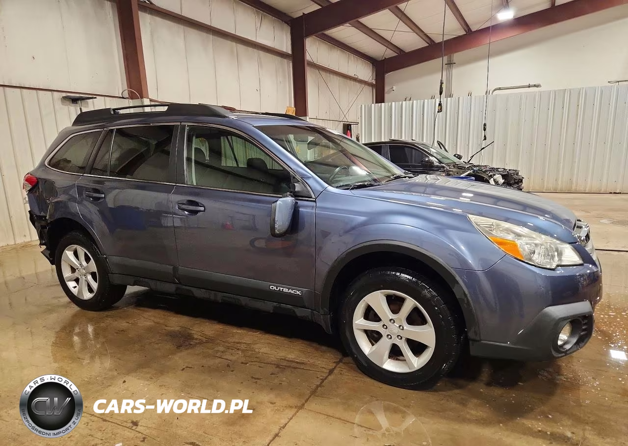 2013 Subaru Outback 2.5I Premium VIN:4S4BRBCC3D3241373 - 4
