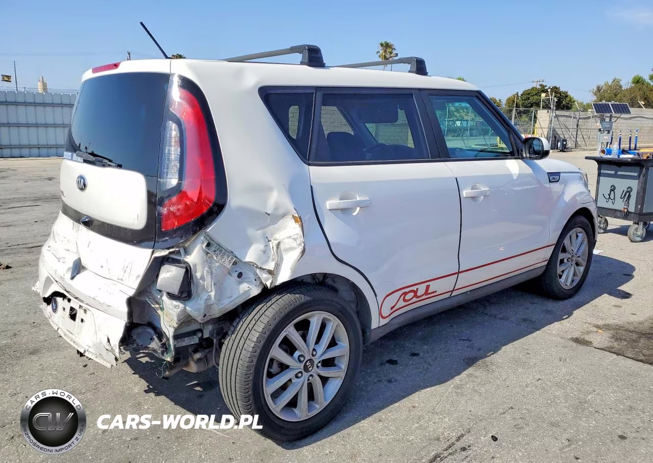 2018 Kia Soul VIN:KNDJP3A53J7620619 - 3