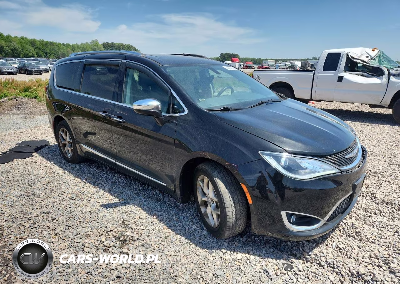 2018 Chrysler Pacifica Limited VIN:2C4RC1GG8JR233168 - 4