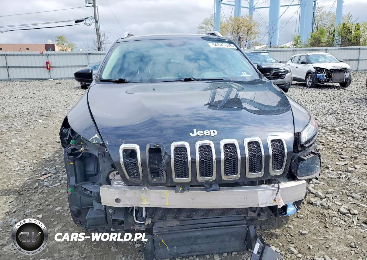 2015 Jeep Cherokee Latitude VIN:1C4PJMCSXFW758594 - 5