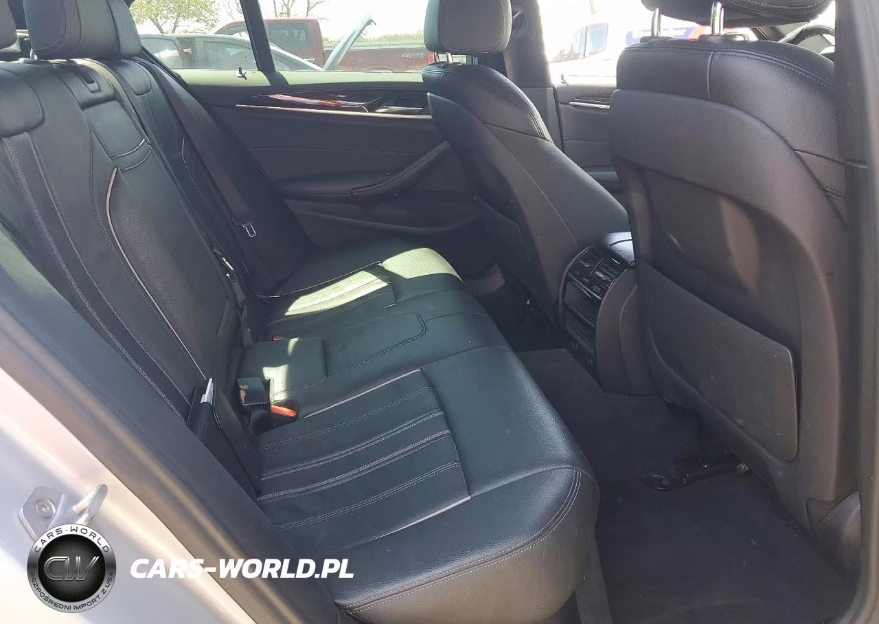 2018 BMW 530E VIN:WBAJA9C55JB252892 - 10