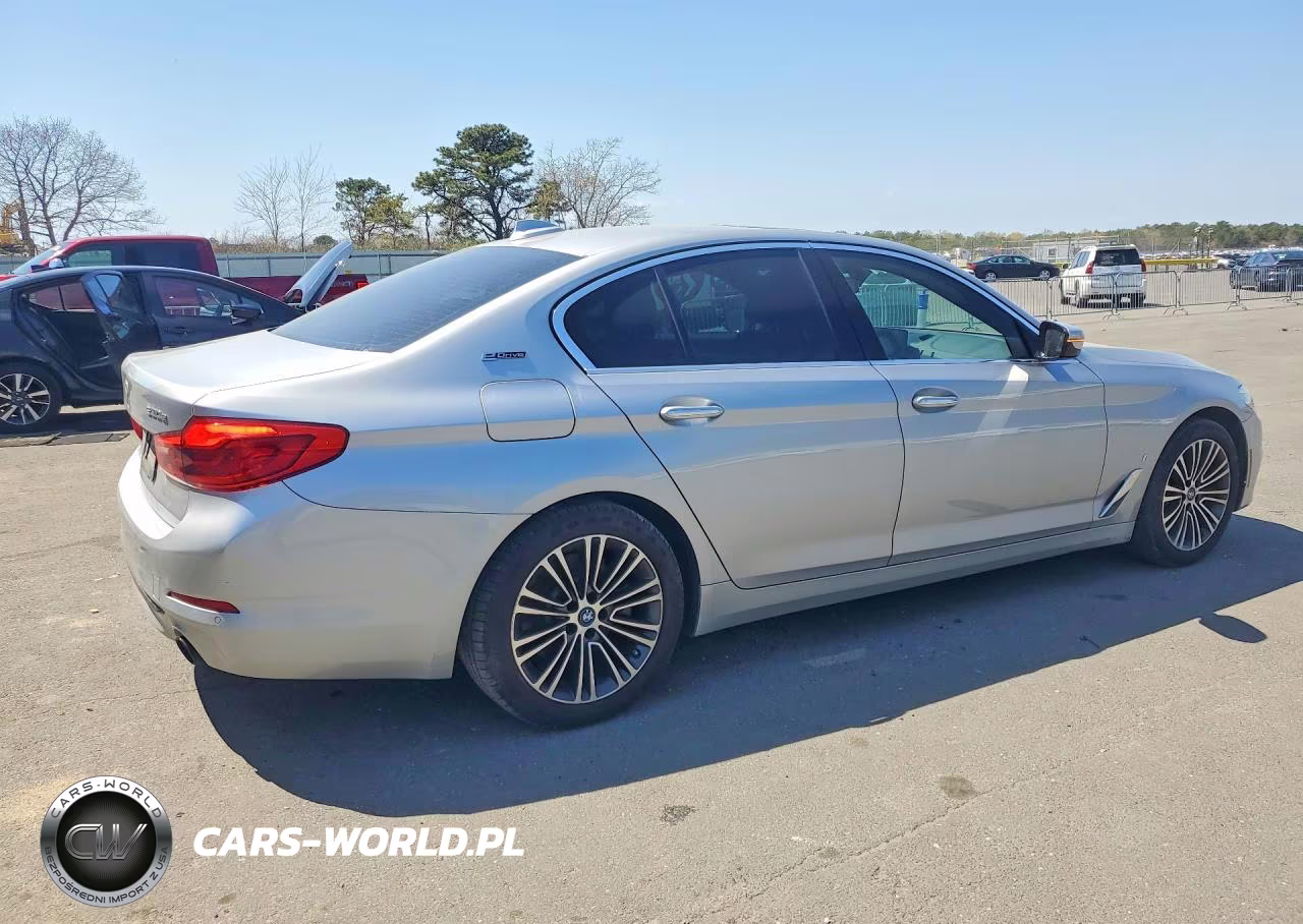 2018 BMW 530E VIN:WBAJA9C55JB252892 - 3