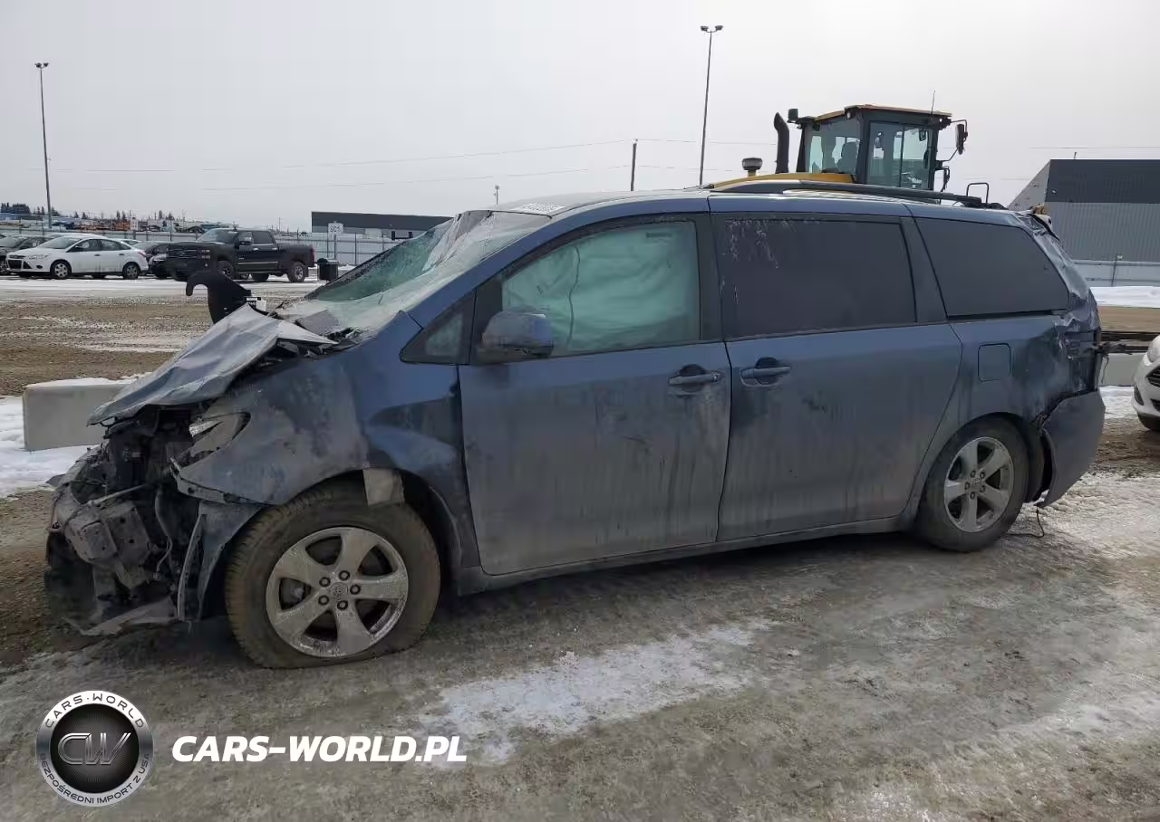 2015 Toyota Sienna Le 8-Passenger