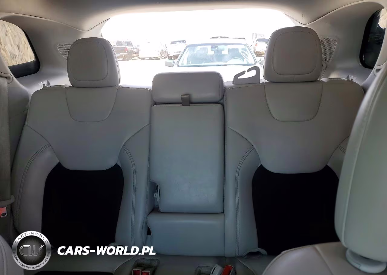 2020 Jeep Cherokee Latitude Plus VIN:1C4PJMLBXLD650872 - 10