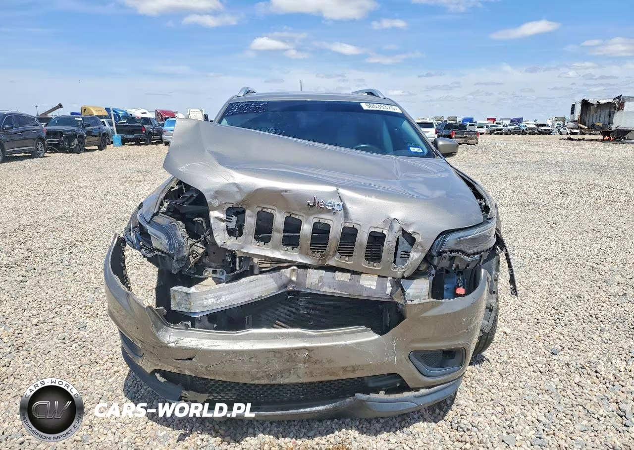 2020 Jeep Cherokee Latitude Plus VIN:1C4PJMLBXLD650872 - 5