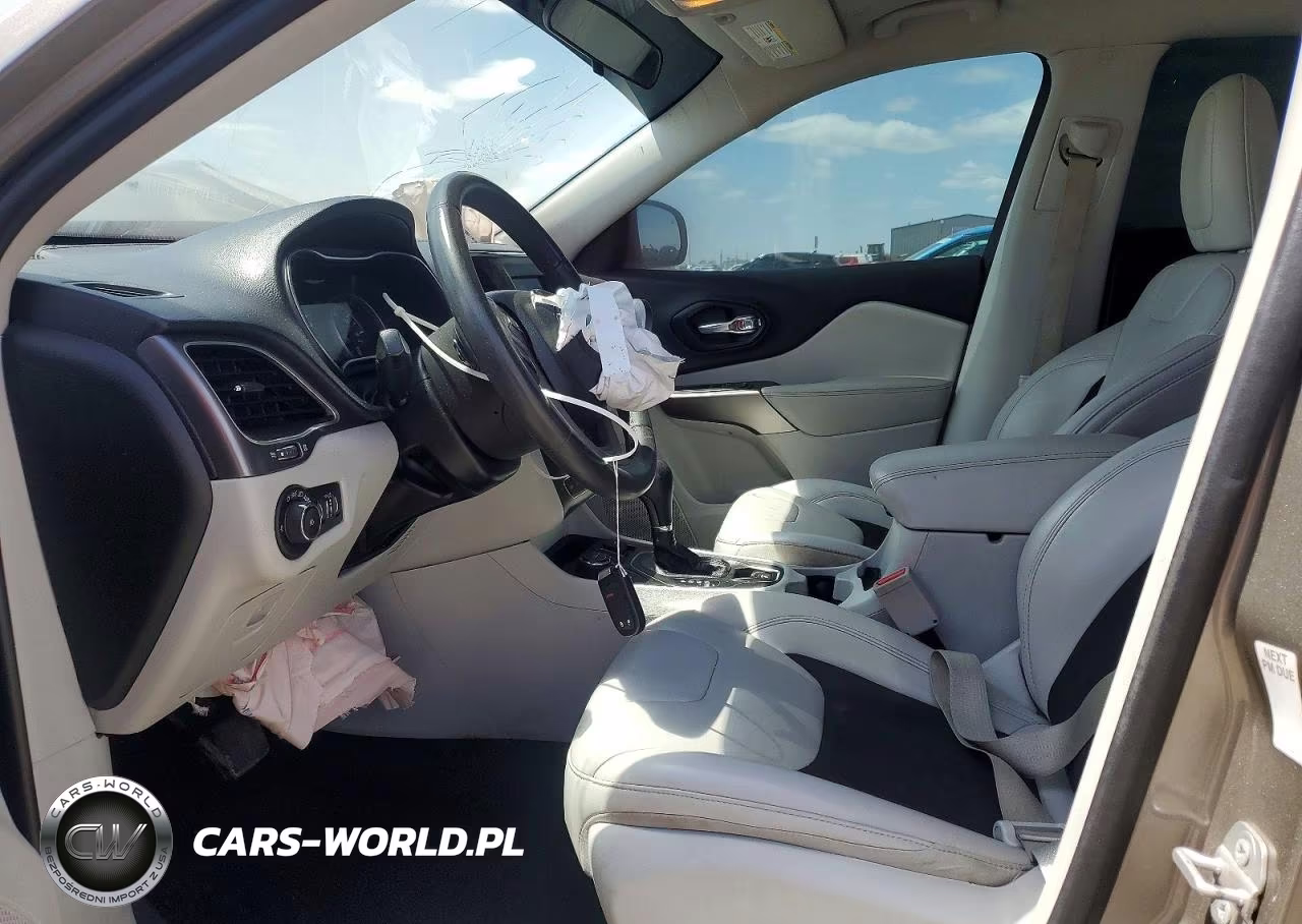 2020 Jeep Cherokee Latitude Plus VIN:1C4PJMLBXLD650872 - 7