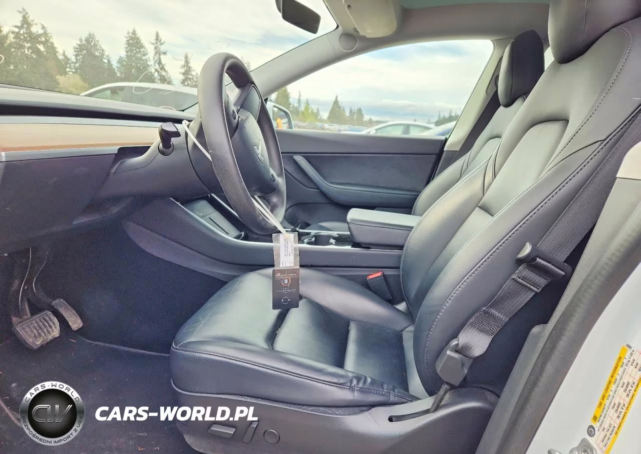 2020 Tesla Model Y VIN:5YJYGDEE9LF052985 - 7