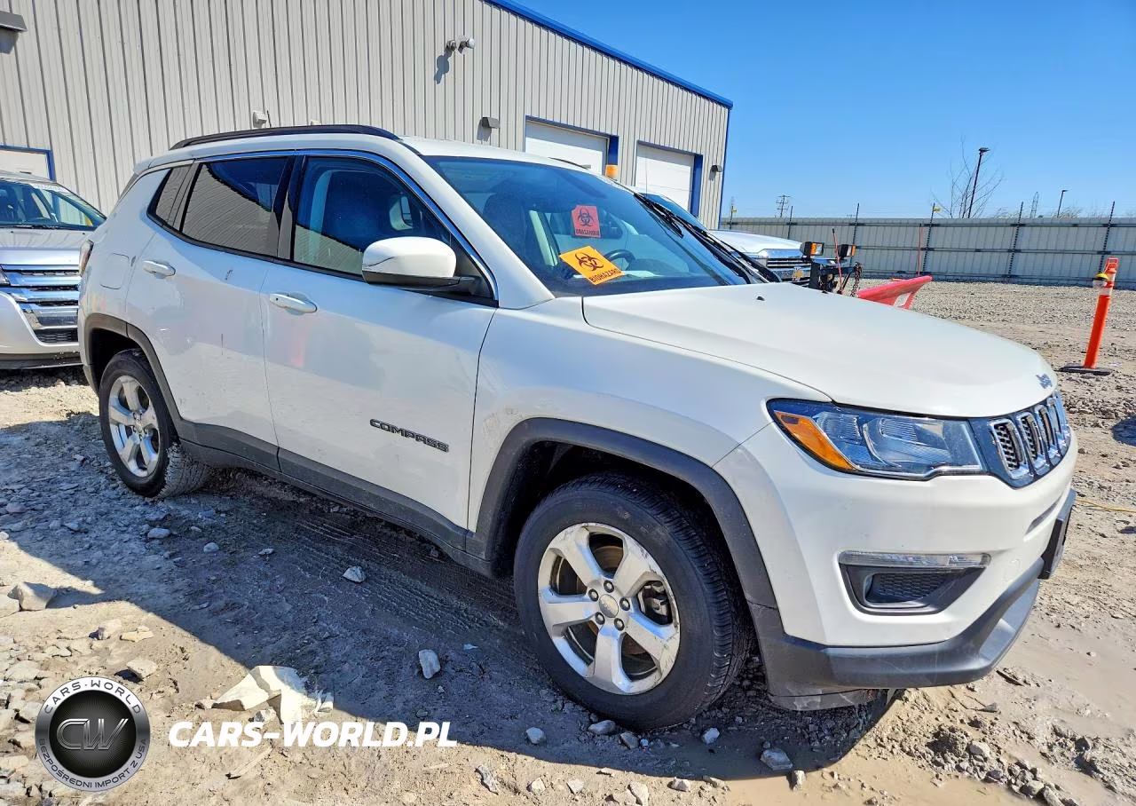 2018 Jeep Compass Latitude VIN:3C4NJDBB8JT291070 - 4
