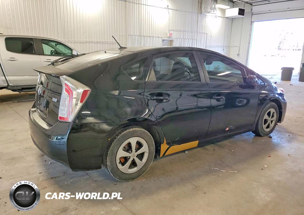 2012 Toyota Prius Four VIN:JTDKN3DU1C5477861 - 3