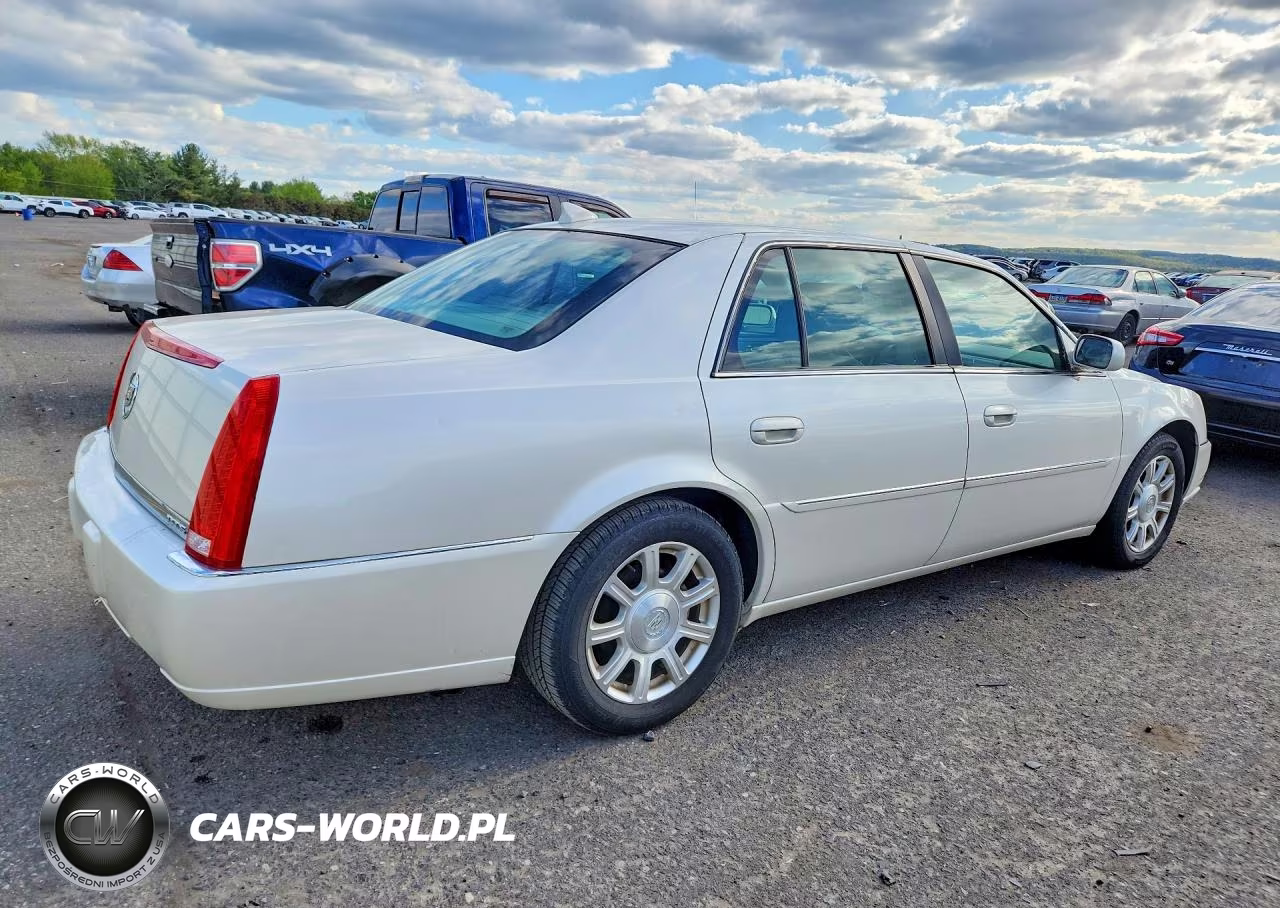 2010 Cadillac Dts VIN:1G6KA5EYXAU124727 - 3