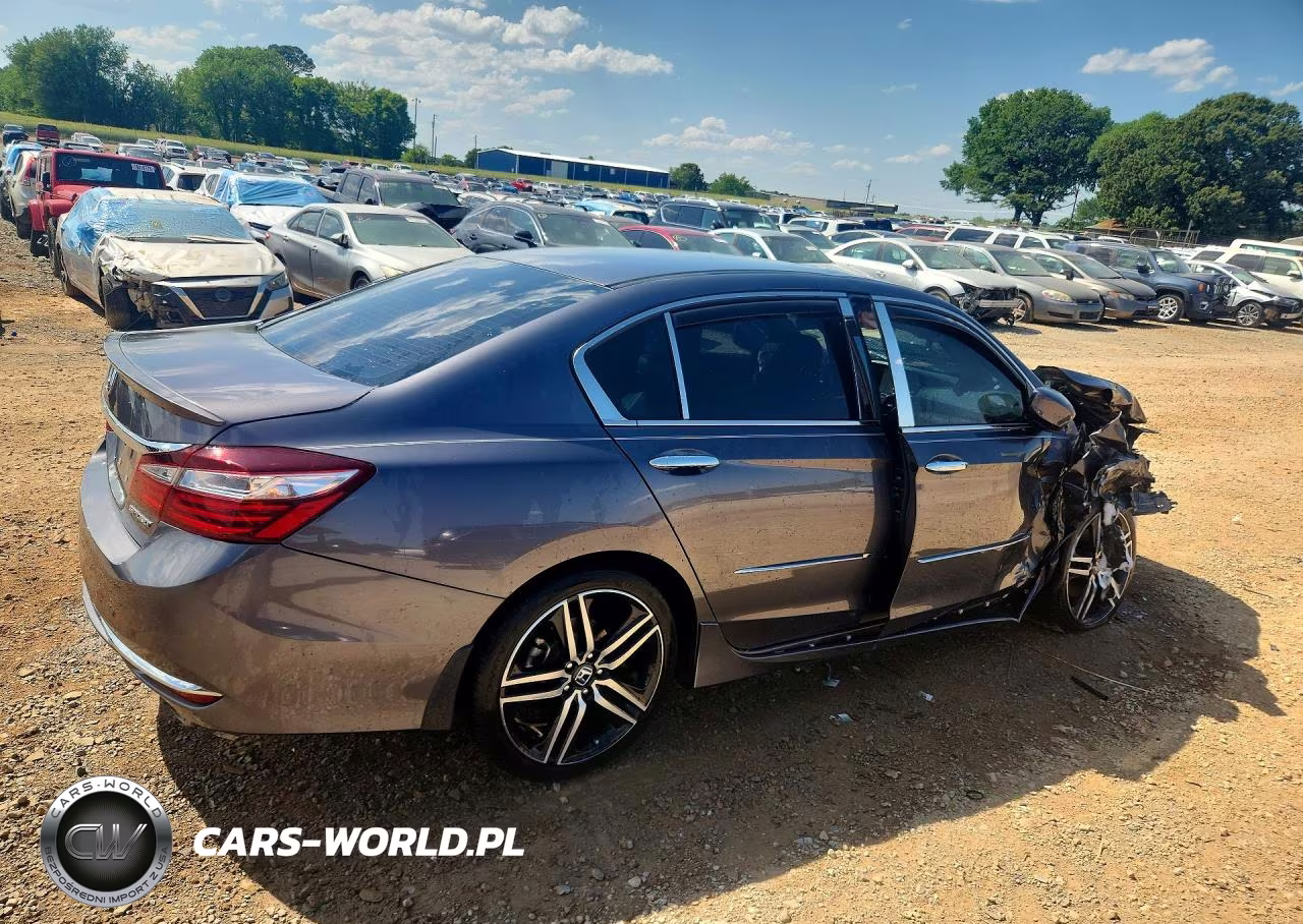 2017 Honda Accord Sport VIN:1HGCR2F52HA214027 - 3
