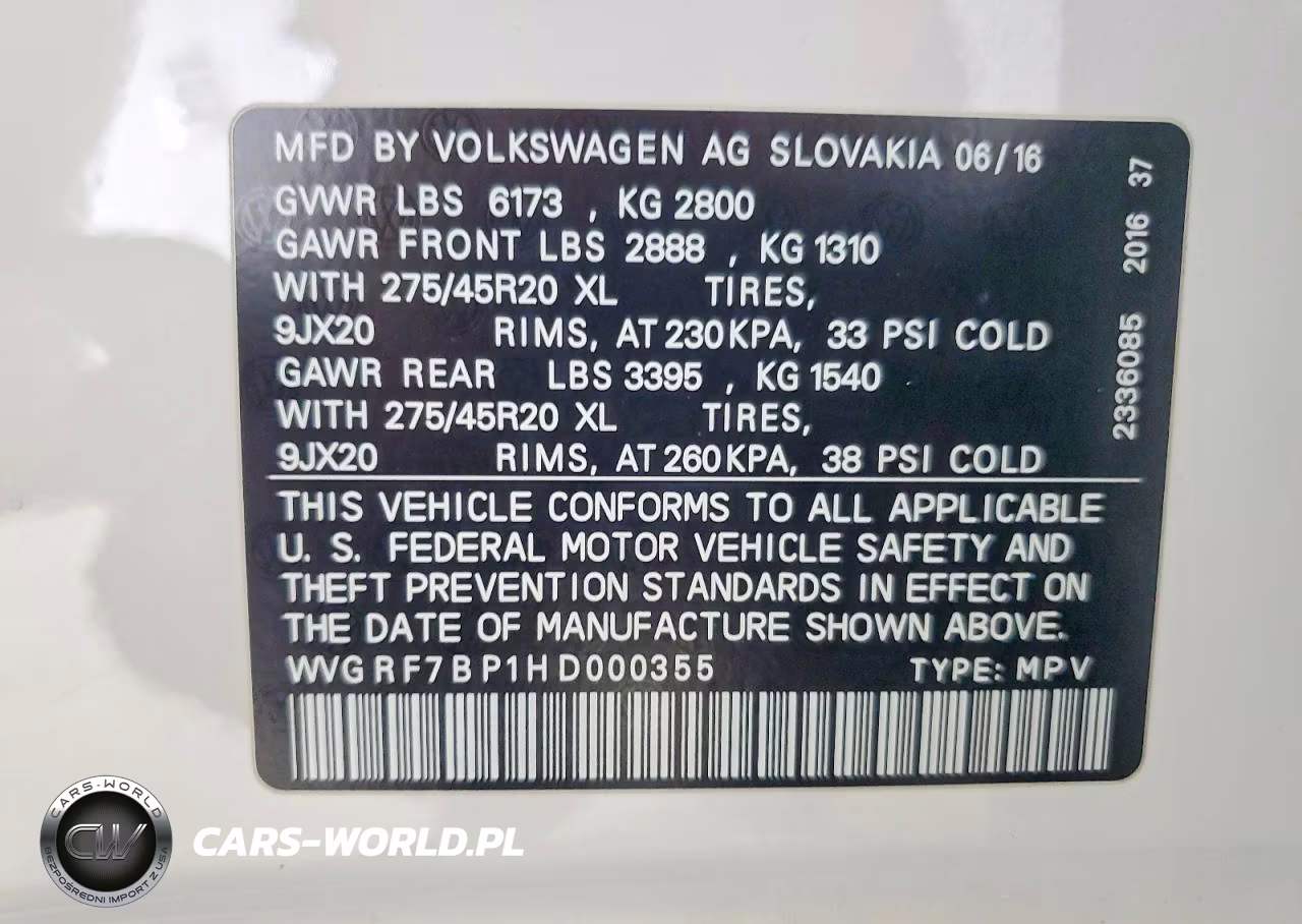 2017 Volkswagen Touareg Wolfsburg VIN:WVGRF7BP1HD000355 - 13