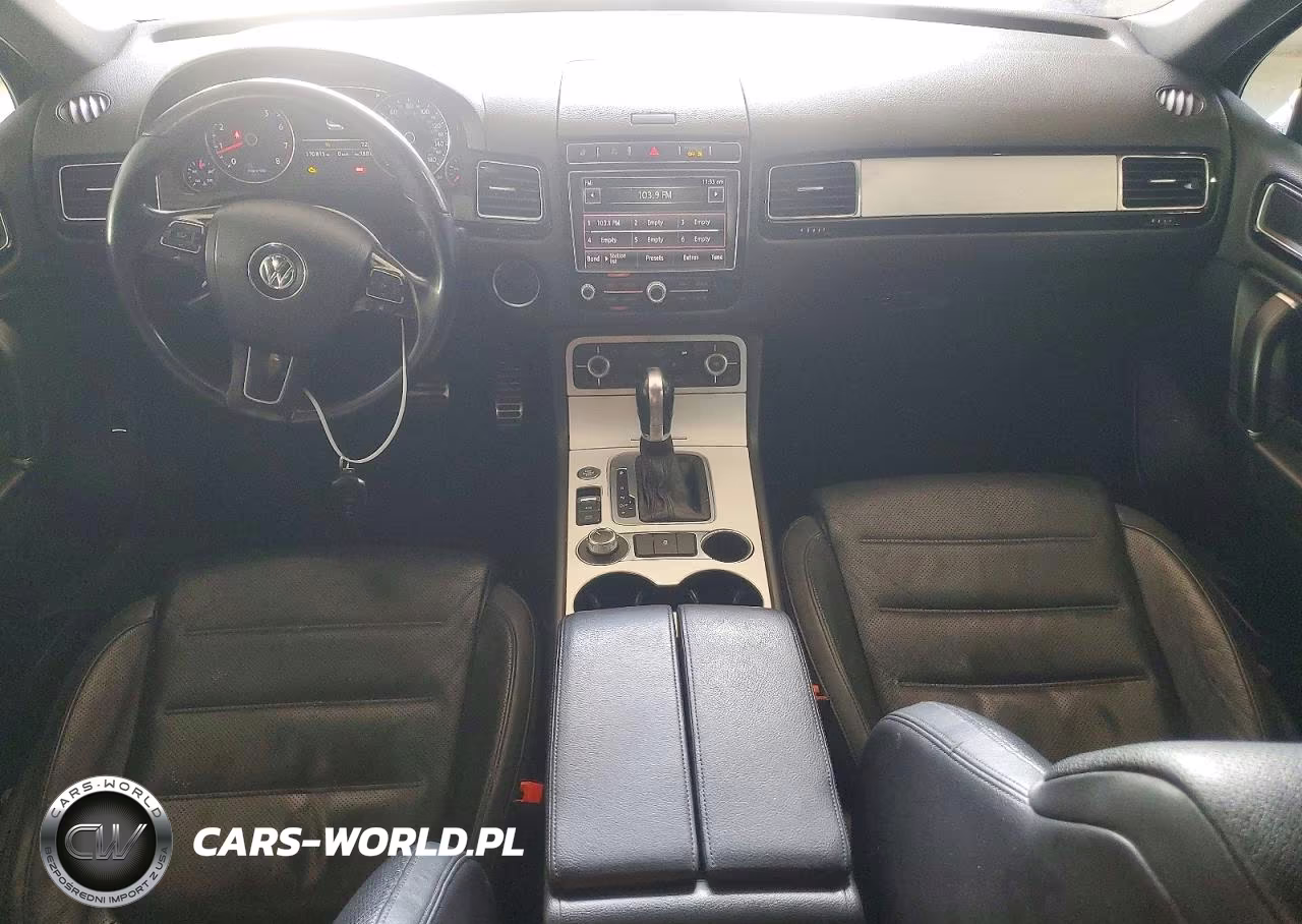 2017 Volkswagen Touareg Wolfsburg VIN:WVGRF7BP1HD000355 - 8