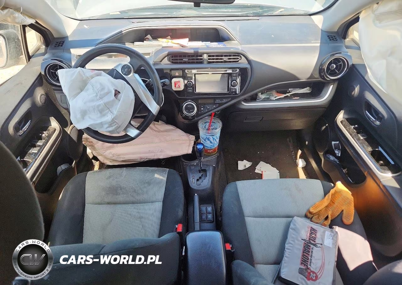 2016 Toyota Prius C Two VIN:JTDKDTB36G1138572 - 8