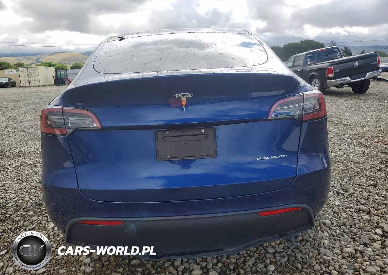 2023 Tesla Model Y VIN:7SAYGDEE0PF809264 - 6