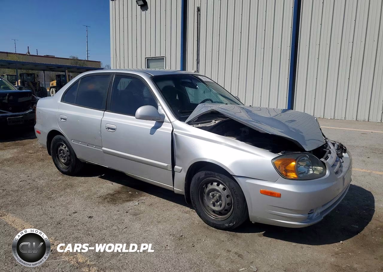 2005 Hyundai Accent Gl VIN:KMHCG45CX5U625326 - 4