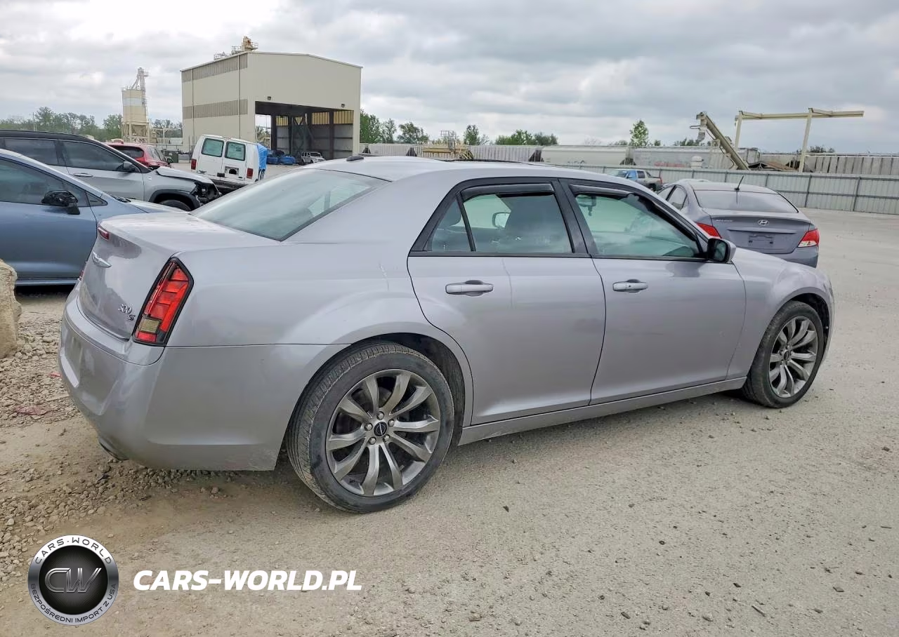 2014 Chrysler 300 S VIN:2C3CCABG8EH361181 - 3