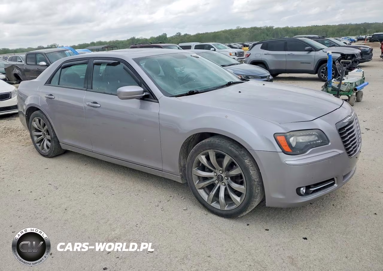 2014 Chrysler 300 S VIN:2C3CCABG8EH361181 - 4