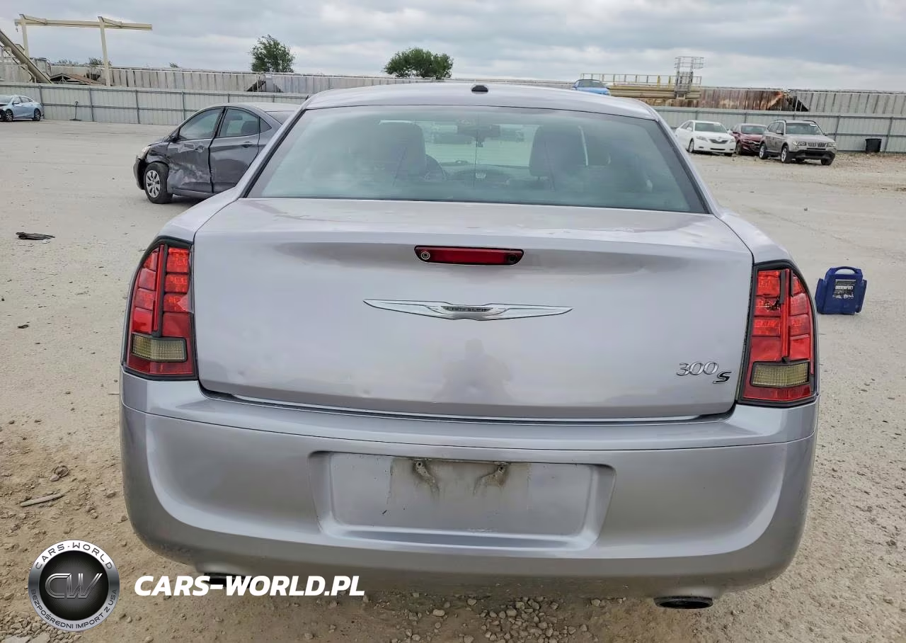 2014 Chrysler 300 S VIN:2C3CCABG8EH361181 - 6
