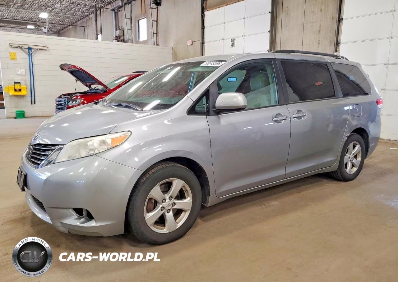 2011 Toyota Sienna Le