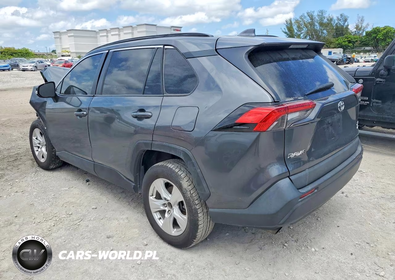 2021 Toyota Rav4 Xle VIN:2T3P1RFV3MC159827 - 2