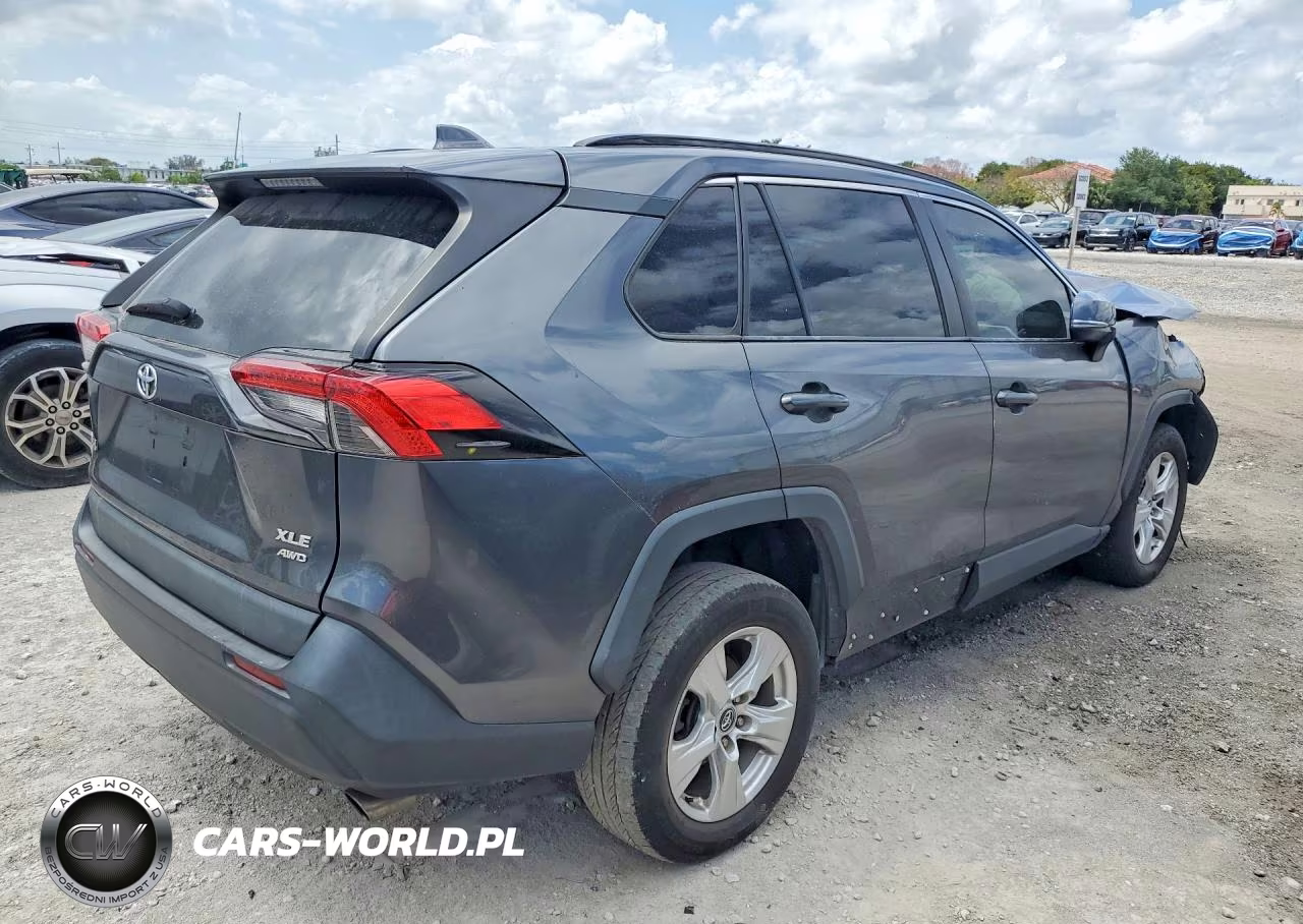 2021 Toyota Rav4 Xle VIN:2T3P1RFV3MC159827 - 3