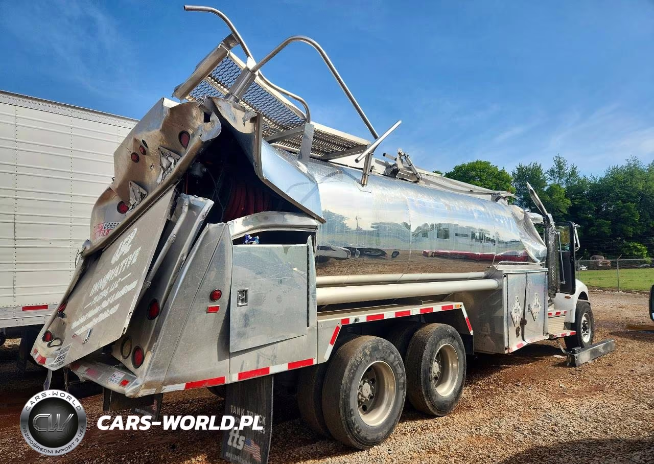 2023 Peterbilt 348 Fuel - Lube Truck VIN:2NP3LJ0X6PM856349 - 4