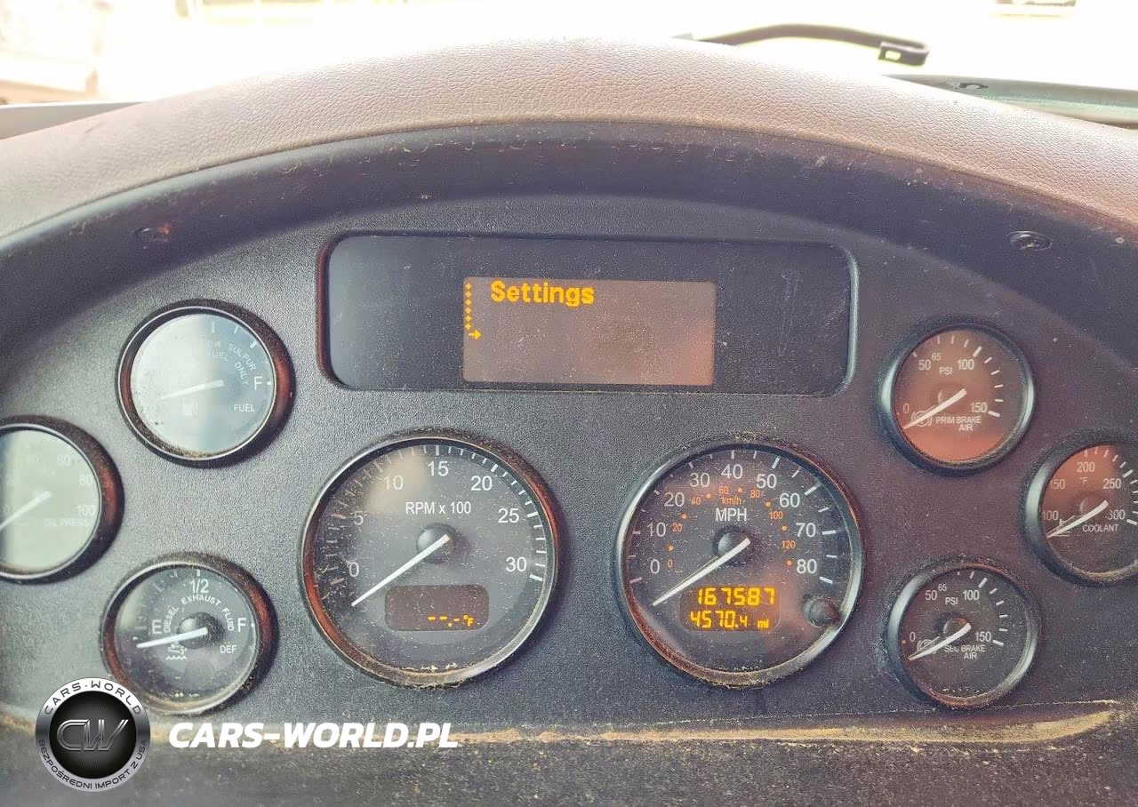 2023 Peterbilt 348 Fuel - Lube Truck VIN:2NP3LJ0X6PM856349 - 8