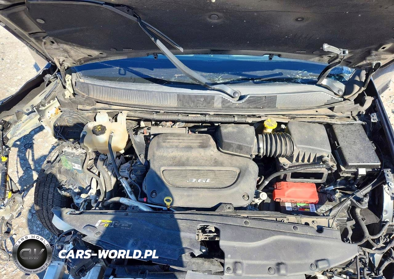 2018 Chrysler Pacifica Touring L Plus VIN:2C4RC1EG6JR322076 - 12