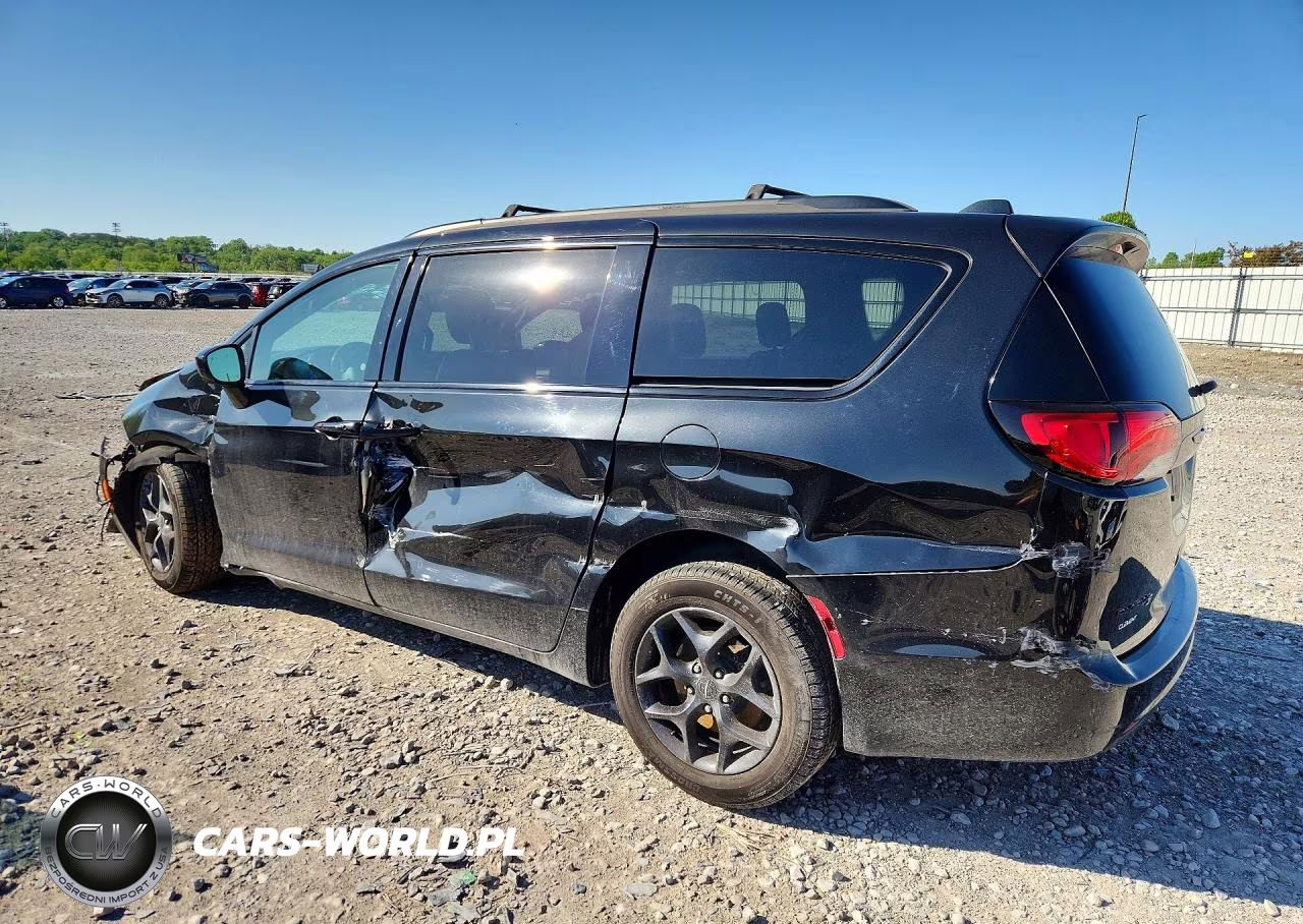 2018 Chrysler Pacifica Touring L Plus VIN:2C4RC1EG6JR322076 - 2