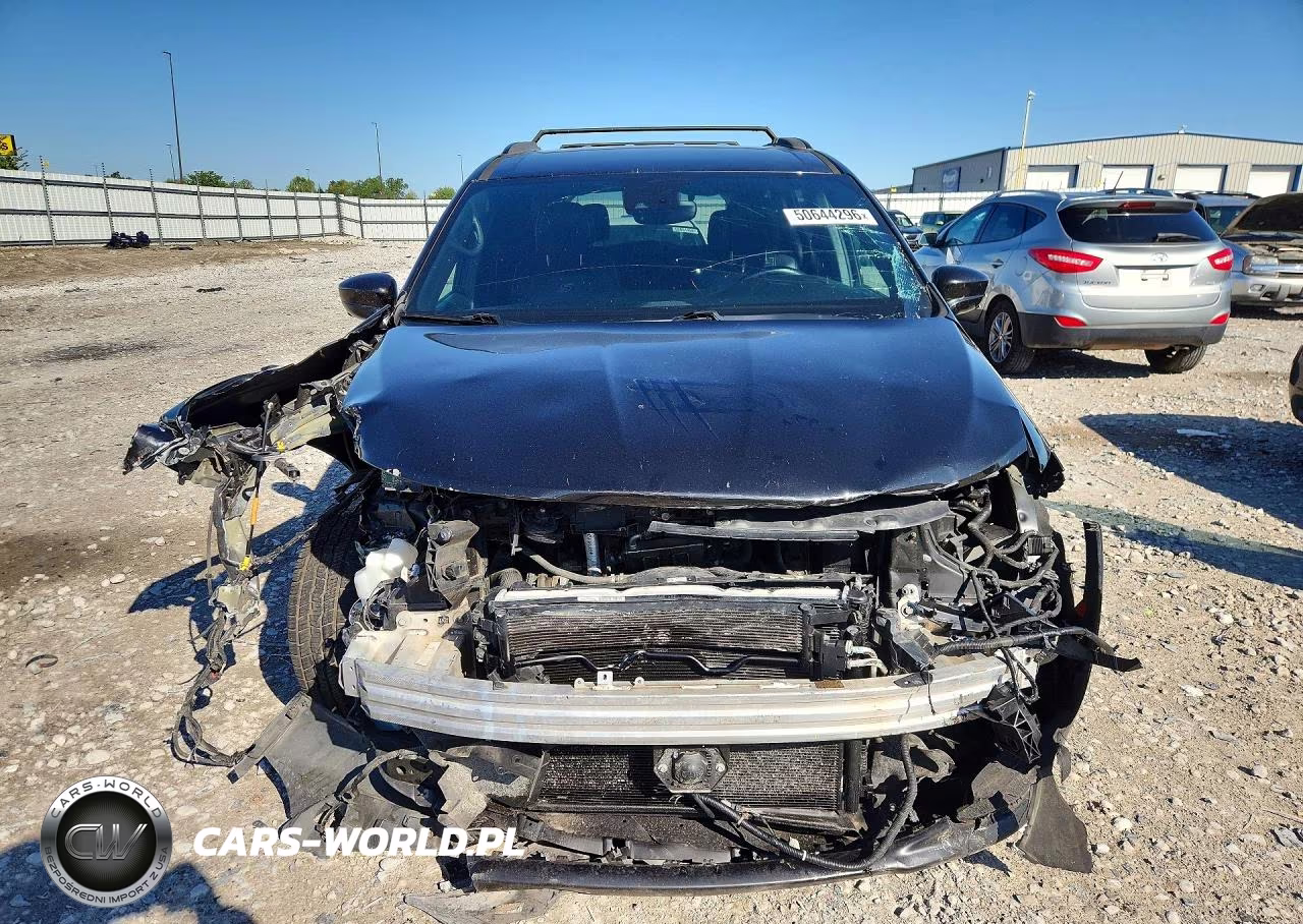2018 Chrysler Pacifica Touring L Plus VIN:2C4RC1EG6JR322076 - 5