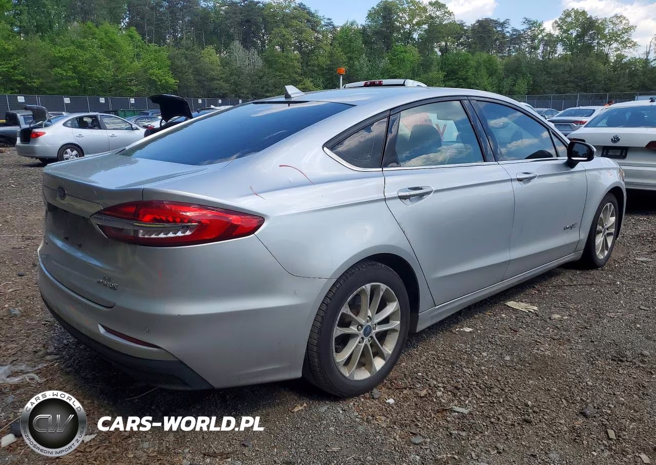 2019 Ford Fusion Se VIN:3FA6P0LU8KR182186 - 3