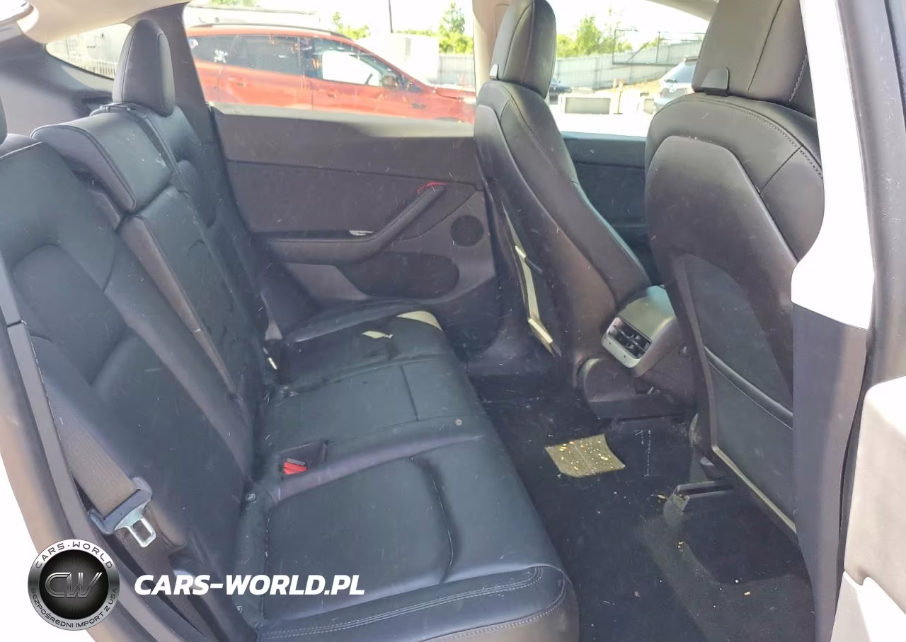 2020 Tesla Model Y VIN:5YJYGDEF4LF011379 - 10
