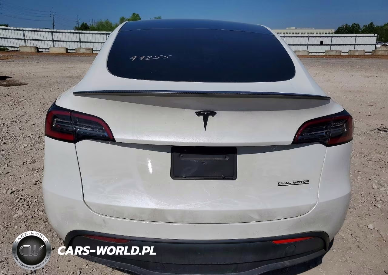 2020 Tesla Model Y VIN:5YJYGDEF4LF011379 - 6