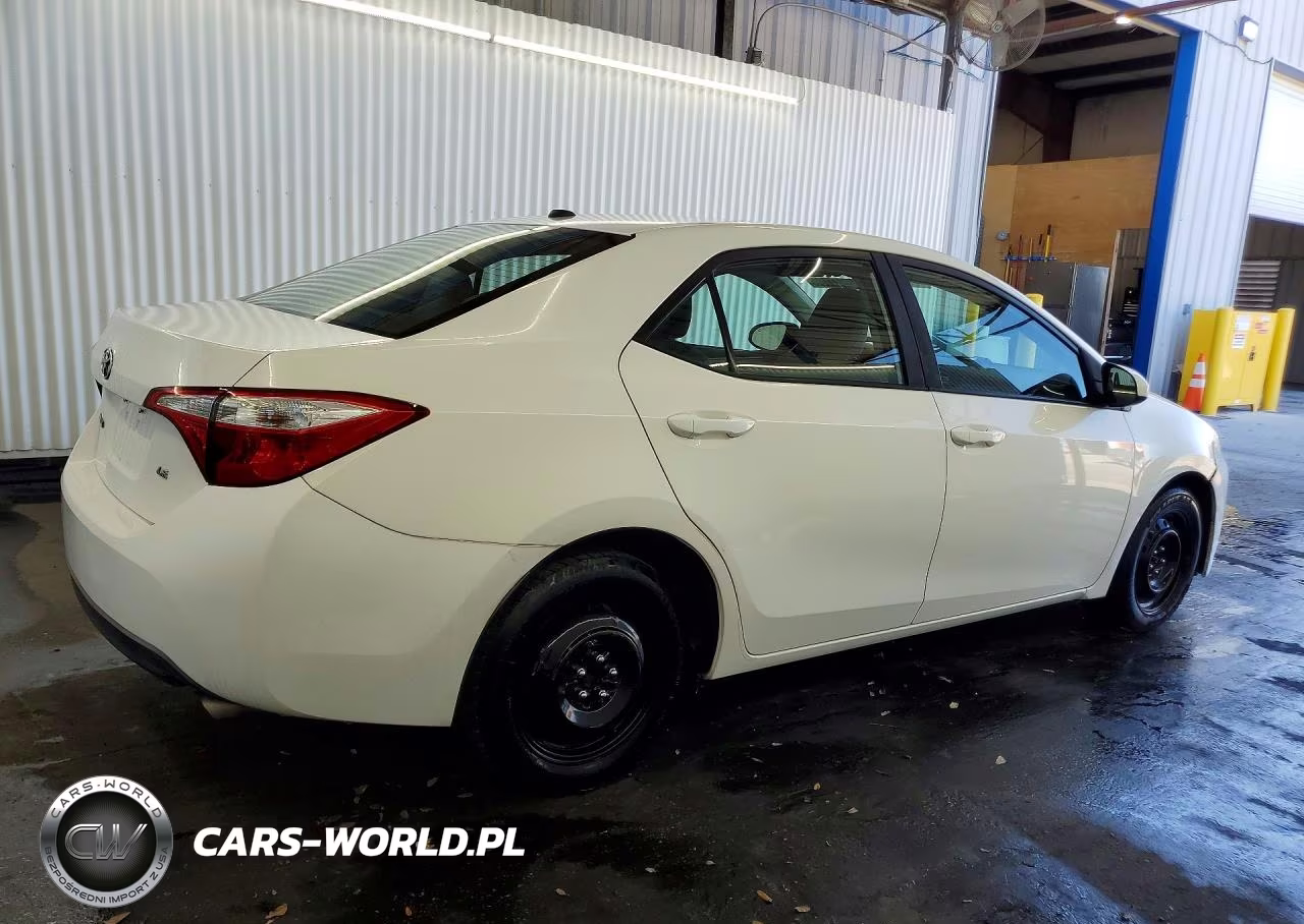 2016 Toyota Corolla Le VIN:2T1BURHE1GC538370 - 3